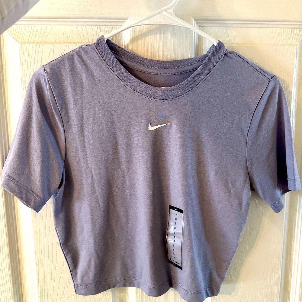Nike Women’s Crop Tshirt